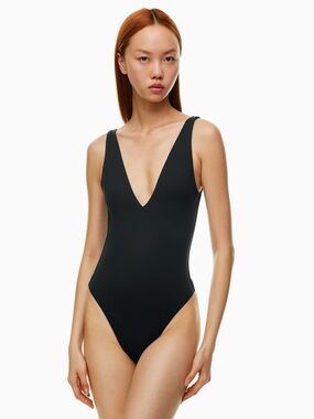 NWT Aritzia Babaton Contour V-Neck Bodysuit Black Size S